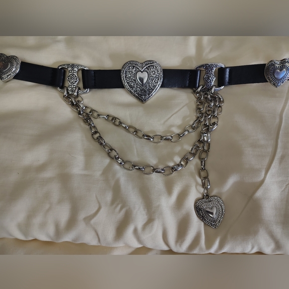 Heart Chain Belt - Picture 2 of 3